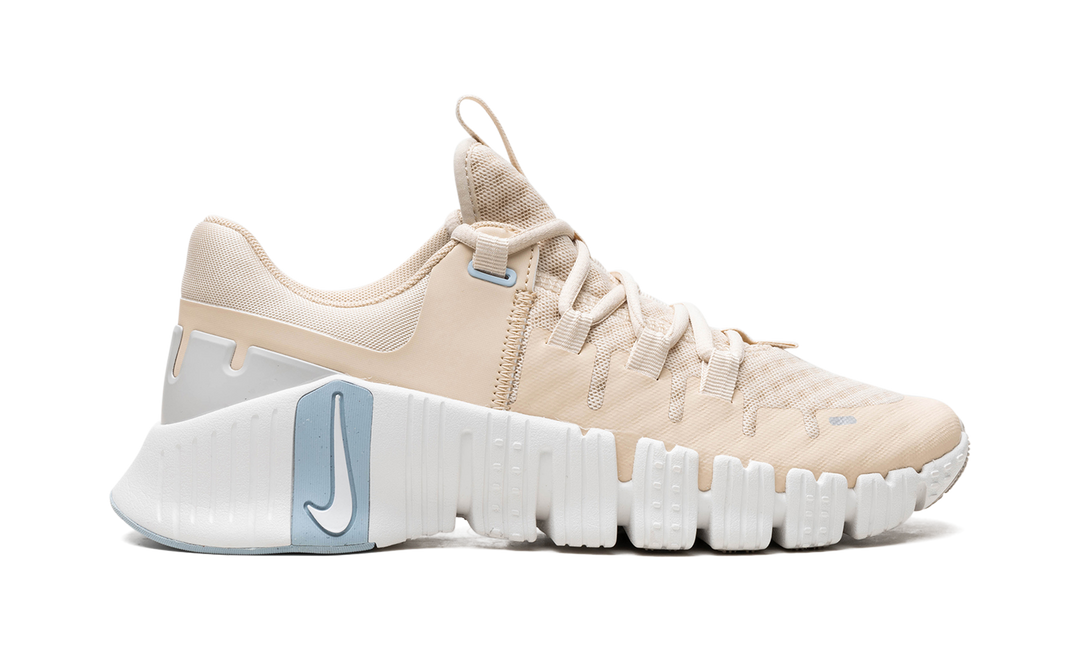 NIKE FREE METCON 5 SANDDRIFT LIGHT IRON ORE WOMENS