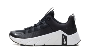 NIKE FREE METCON 7 BLACK WHITE — Stock