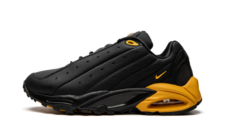 NIKE HOT STEP AIR TERRA DRAKE NOCTA BLACK UNIVERSITY GOLD