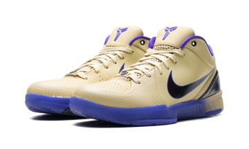 NIKE KOBE 4 PROTRO FC BARCELONA TEAM GOLD — Stock