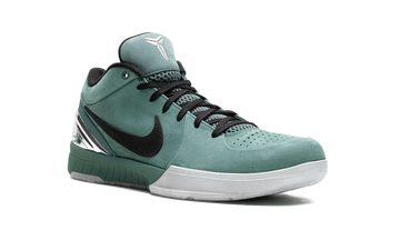 NIKE KOBE 4 PROTRO GIRL DAD — Stock