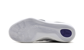 NIKE KOBE 9 ELITE LOW EM PROTRO WHITE COURT PURPLE — Stock