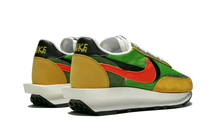 NIKE LDWAFFLE X SACAI DAYBREAK GREEN