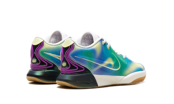 NIKE LEBRON 21 SE MOVIE NIGHT GS — Stock