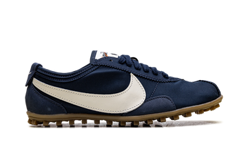 NIKE MOON SHOE MIDNIGHT NAVY GUM WOMENS — Stock