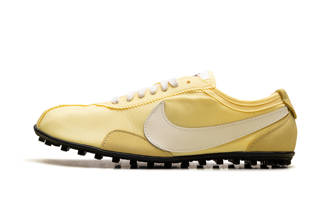 NIKE MOON SHOE SOFT YELLOW (WOMEN&