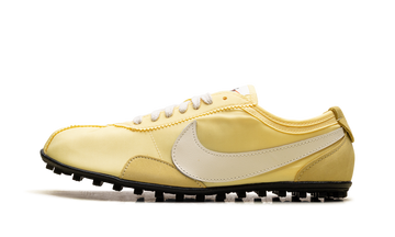 NIKE MOON SHOE SOFT YELLOW (WOMEN'S) — Stock