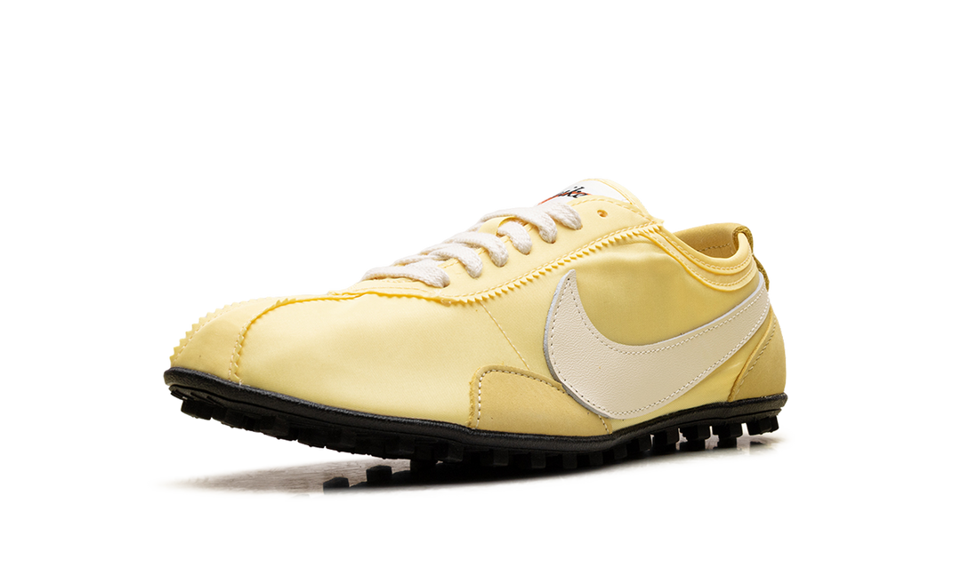 NIKE MOON SHOE SOFT YELLOW (WOMEN&