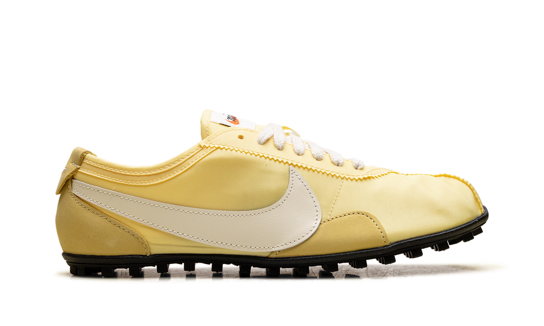NIKE MOON SHOE SOFT YELLOW (WOMEN&
