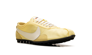 NIKE MOON SHOE SOFT YELLOW (WOMEN'S) — Stock