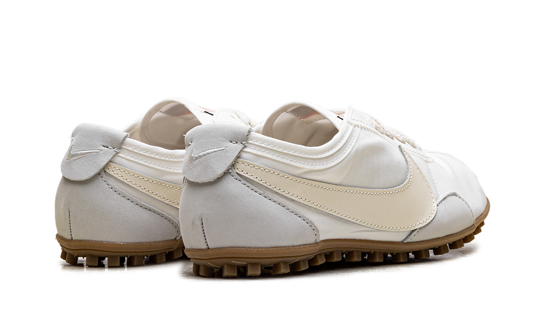 NIKE MOON SHOE WHITE SOFT PEARL GUM (WOMEN&