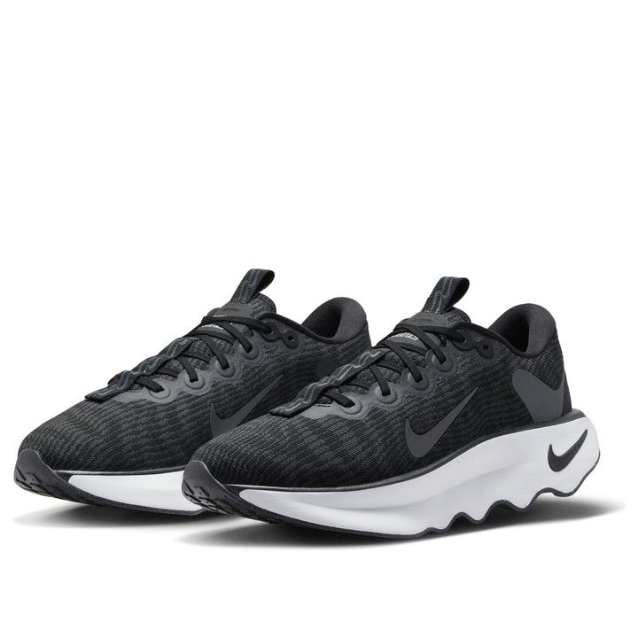 NIKE MOTIVA BLACK WHITE