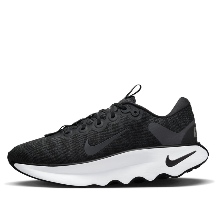 NIKE MOTIVA BLACK WHITE