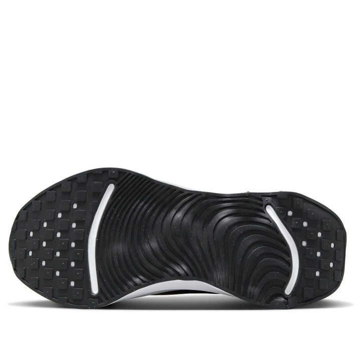 NIKE MOTIVA BLACK WHITE