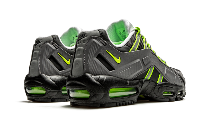 NIKE NDSTRKT AIR MAX 95 NEON