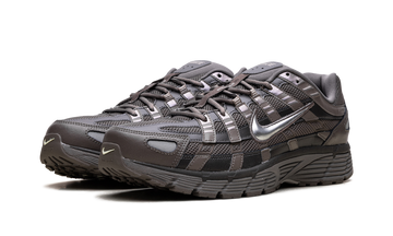 NIKE P-6000 'CAVE STONE METALLIC SILVER' — Stock