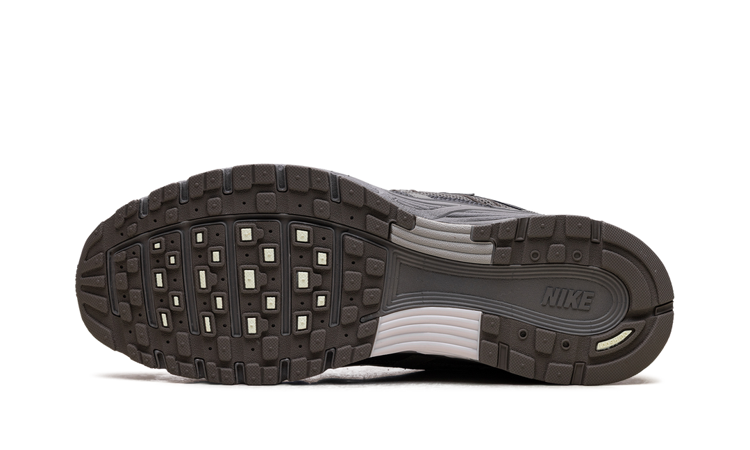 NIKE P-6000 &