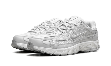 NIKE P-6000 SE WMNS 'SUMMIT WHITE VAST GREY' — Stock