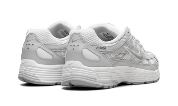 NIKE P-6000 SE WMNS 'SUMMIT WHITE VAST GREY' — Stock