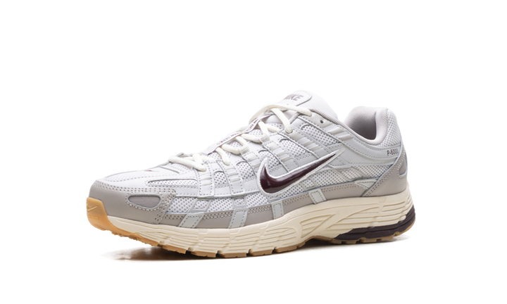 NIKE P-6000 COLLEGE GREY BURGUNDY CRUSH