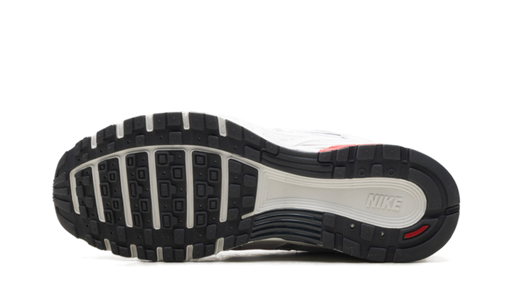 NIKE P-6000 COLLEGE GREY FIRE RED
