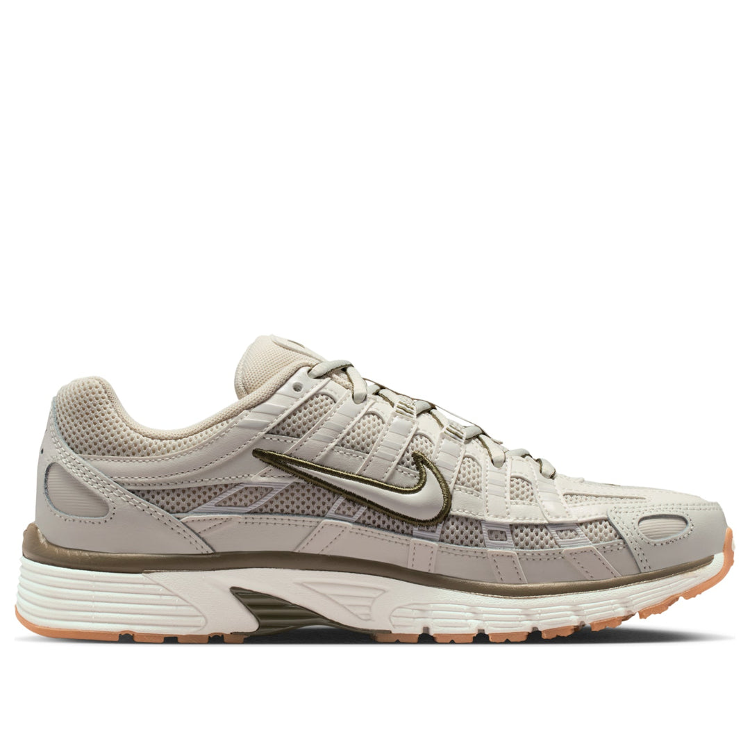 NIKE P-6000 LIGHT BONE MEDIUM OLIVE GUM (W)