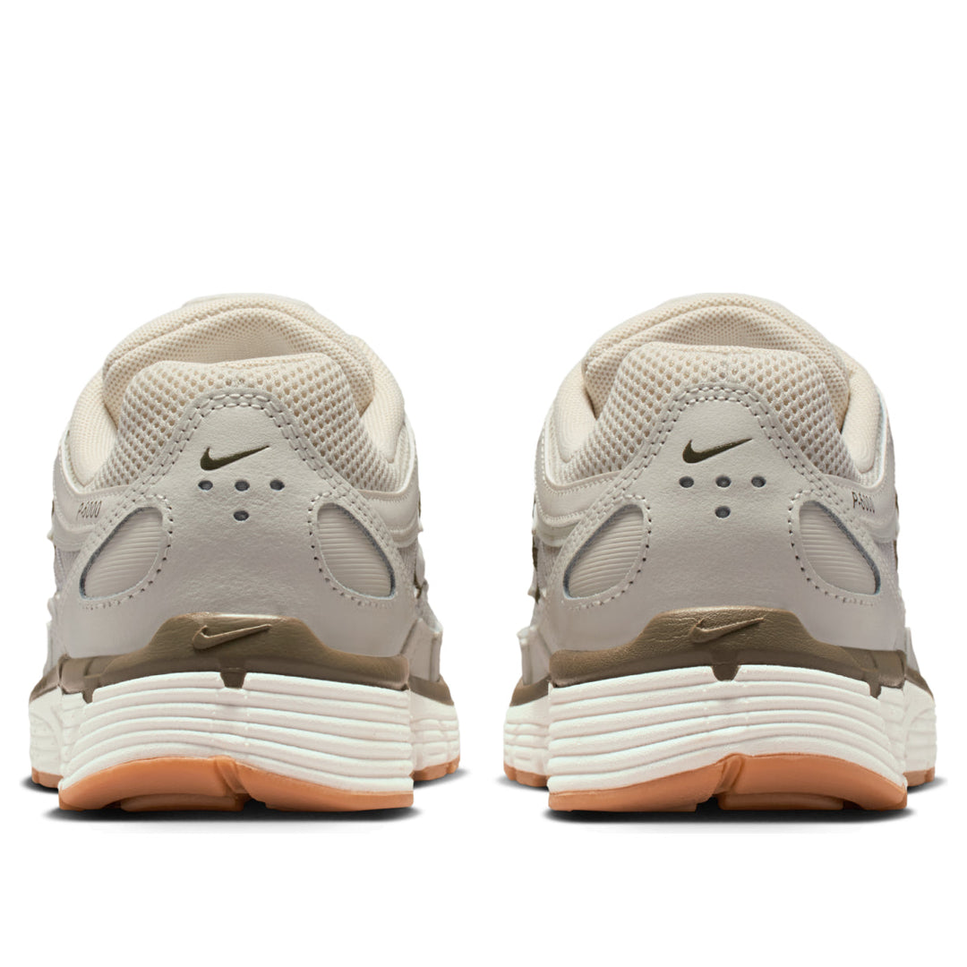 NIKE P-6000 LIGHT BONE MEDIUM OLIVE GUM (W)