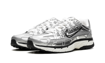 NIKE P-6000 METALLIC SILVER — Stock