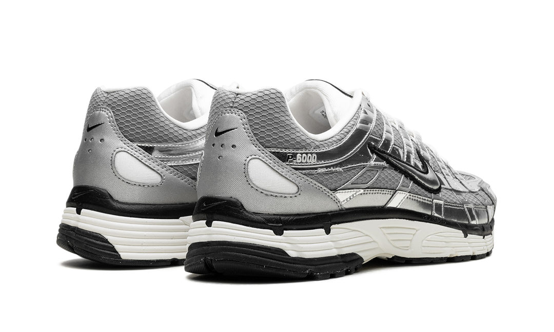 NIKE P-6000 METALLIC SILVER