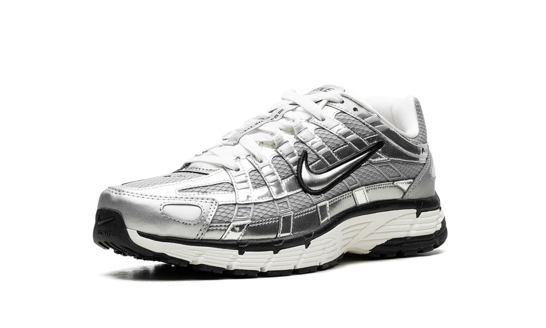 NIKE P-6000 METALLIC SILVER