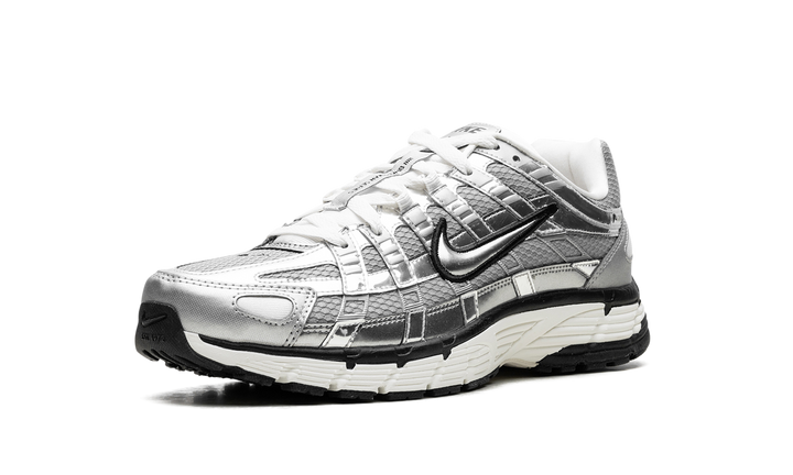 NIKE P-6000 METALLIC SILVER