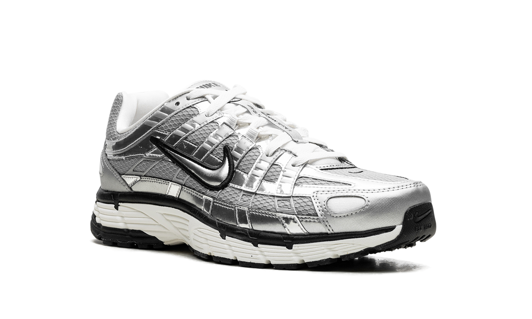 NIKE P-6000 METALLIC SILVER