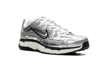 NIKE P-6000 METALLIC SILVER — Stock