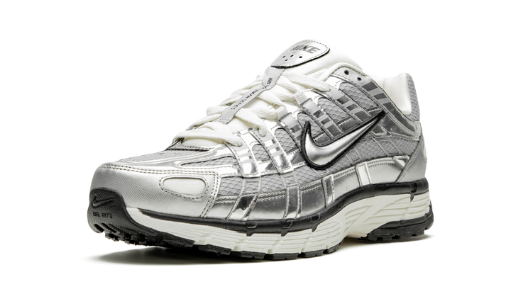 NIKE P-6000 METALLIC SILVER