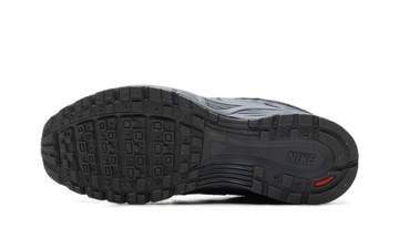 NIKE P-6000 PREMIUM IRON GREY METALLIC SILVER — Stock