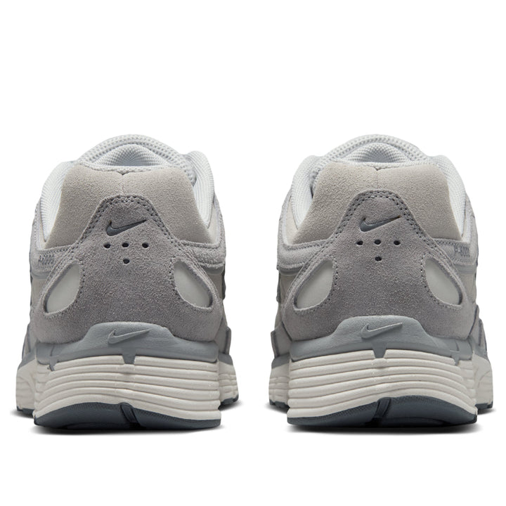 NIKE P-6000 SE PURE PLATINUM WOLF GREY