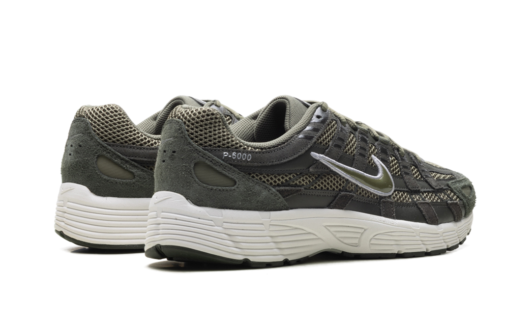 NIKE P-6000 SE SEQUOIA MEDIUM OLIVE — Stock 