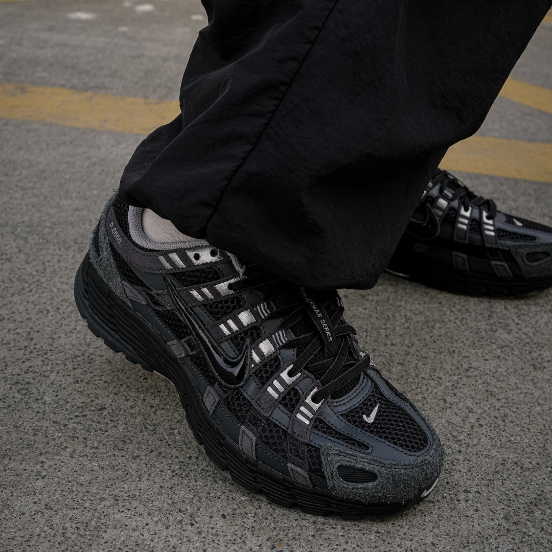NIKE P-6000 SUEDE ANTHRACITE METALLIC SILVER