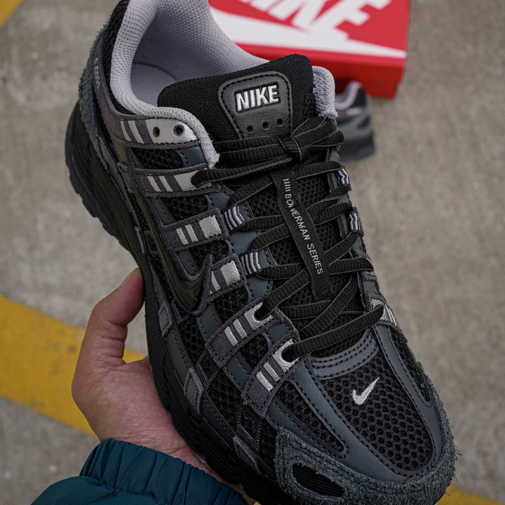 NIKE P-6000 SUEDE ANTHRACITE METALLIC SILVER