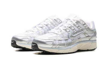 NIKE P-6000 WHITE BLUE TINT SAIL METALLIC SILVER (WOMEN'S) — Stock