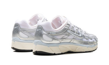 NIKE P-6000 WHITE BLUE TINT SAIL METALLIC SILVER (WOMEN'S) — Stock