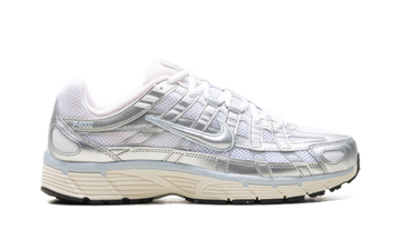 NIKE P-6000 WHITE BLUE TINT SAIL METALLIC SILVER (WOMEN'S) — Stock