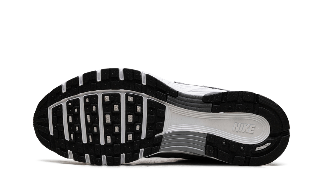 NIKE P-6000 WHITE METALLIC COOL GREY BLACK