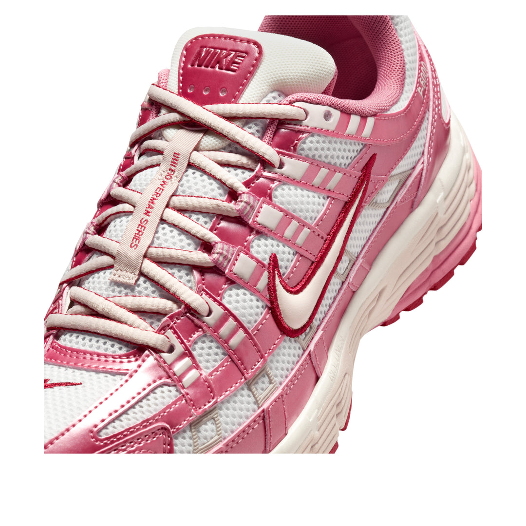 NIKE P-6000 WHITE SILT RED PEONY (WOMEN&
