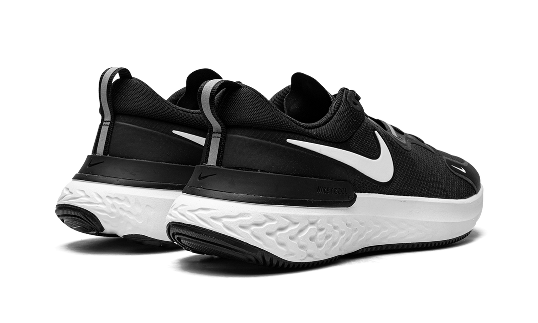 NIKE REACT MILER BLACK WHITE