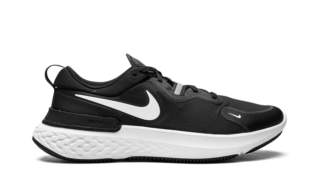 NIKE REACT MILER BLACK WHITE