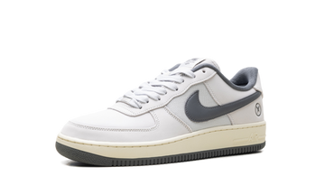 NIKE SB AIR FORCE 1 LOW YUTO HORIGOME WHITE IRON GREY