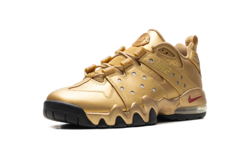 NIKE SB AIR MAX 2 CB '94 LOW SUPREME METALLIC GOLD — Stock