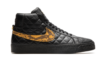 NIKE SB BLAZER MID X SUPREME BLACK — Stock
