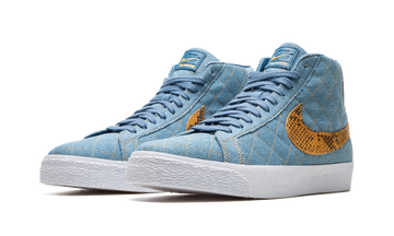 NIKE SB BLAZER MID X SUPREME DENIM BLUE — Stock